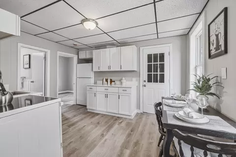 207-209 White St, Springfield, MA 01108