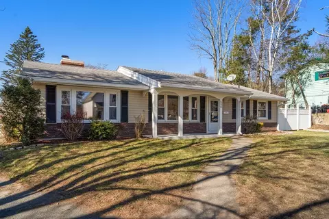 590 E Ashland St, Brockton, MA 02302
