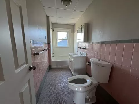 Bath - 771 Globe St, Fall River, MA 02724 photo 2 of 2