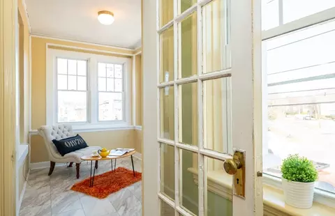 434 Essex St #2R, Salem, MA 01970