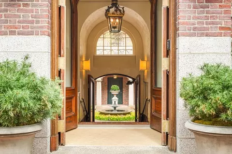 101 Chestnut St #E, Boston, MA 02108