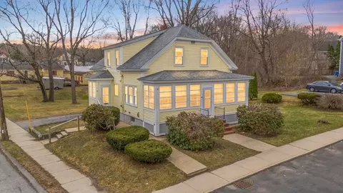 40 Congress St, Amesbury, MA 01913