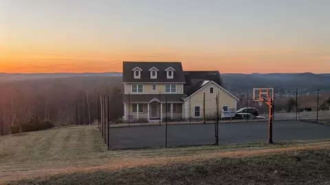 456 Ridge Rd, Athol, MA 01331