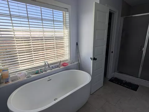 Bath - 456 Ridge Rd, Athol, MA 01331 photo 1 of 3