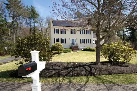 127 Leaf Ln, East Bridgewater, MA 02333