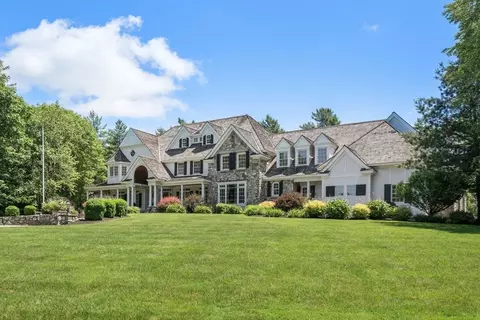 3 Stone Bridge Ln, Milton, MA 02186