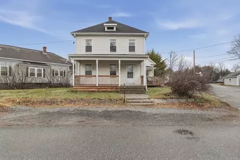 8 Highland St, Clinton, MA 01510