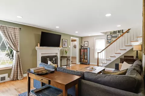 Living - 246 Dwight Rd, Springfield, MA 01108 photo 4 of 4