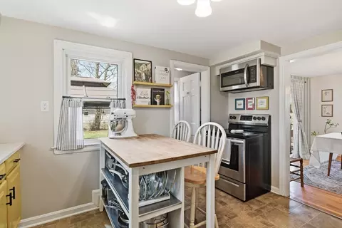 Kitchen - 246 Dwight Rd, Springfield, MA 01108 photo 2 of 3