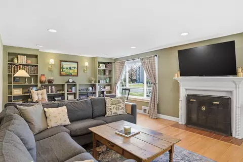Living - 246 Dwight Rd, Springfield, MA 01108 photo 2 of 4