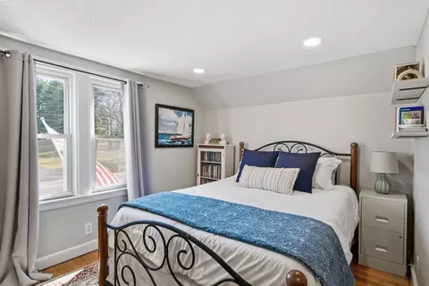 Bedroom - 246 Dwight Rd, Springfield, MA 01108 photo 4 of 6