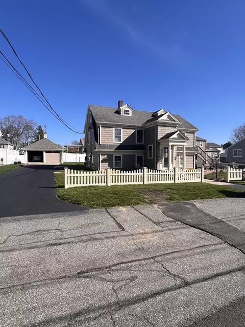 72 Second St, Somerset, MA 02726