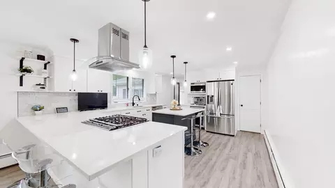 9 Gaywood Cir, Methuen, MA 01844