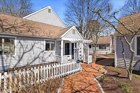 100 Mid-iron Way #7027, Mashpee, MA 02649