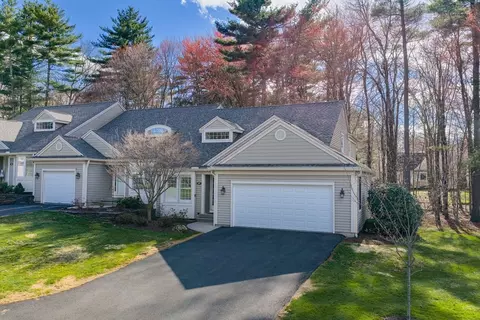 227 Pinehurst Dr #227, East Longmeadow, MA 01028