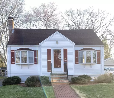 91 Kimball Rd, Dedham, MA 02026