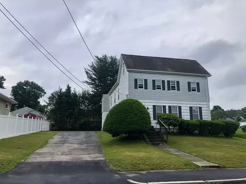 52 Northboro St, Worcester, MA 01604