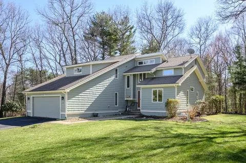 353 Birchbark Dr, Hanson, MA 02341