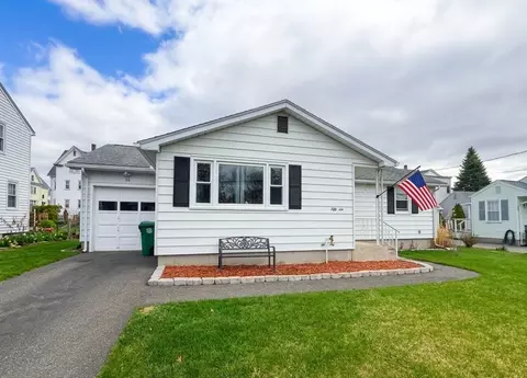 56 Thaddeus St, Chicopee, MA 01020 photo 3