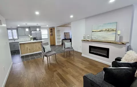 Living - 86 Comet Rd, Methuen, MA 01844 photo 1 of 1
