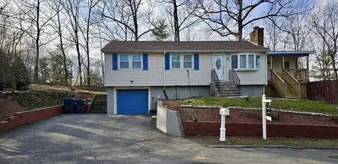 Exterior - 86 Comet Rd, Methuen, MA 01844 photo 3 of 6