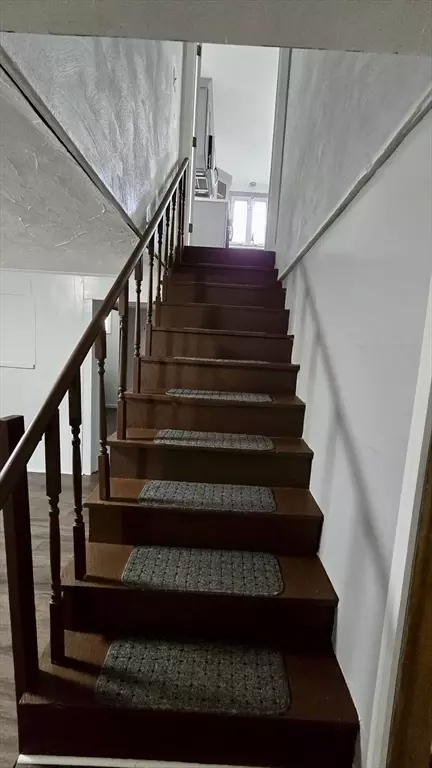 Entry Way - 86 Comet Rd, Methuen, MA 01844 photo 2 of 2