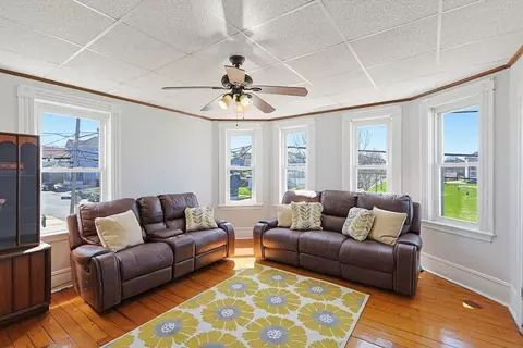 464 Birch St, Fall River, MA 02724 photo 3