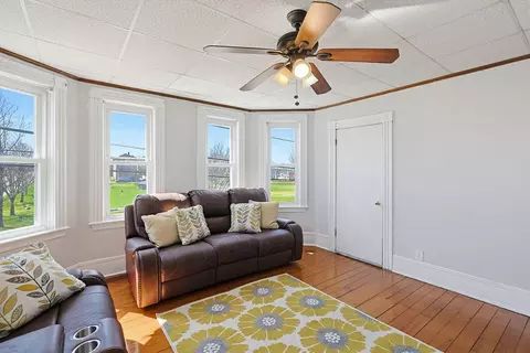 464 Birch St, Fall River, MA 02724 photo 4
