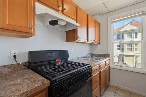 464 Birch St, Fall River, MA 02724 photo 7