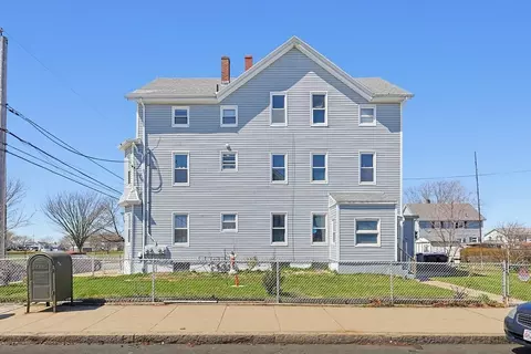 464 Birch St, Fall River, MA 02724 photo 2