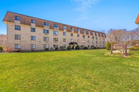 135 Grove St #135, Rockland, MA 02370