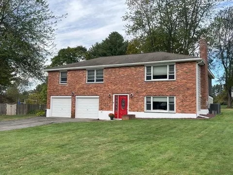 22 Briarwood Rd, Framingham, MA 01701