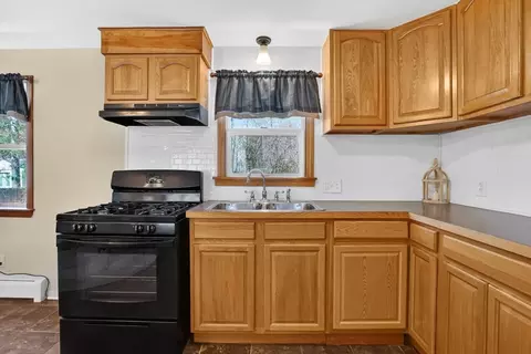 70 Quentin Rd, Springfield, MA 01129 photo 2