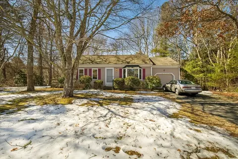47 May Ln, Centerville, MA 02632 photo 2