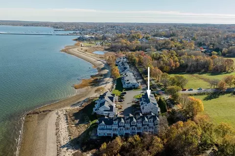 60 Robbins Rd #25, Plymouth, MA 02360