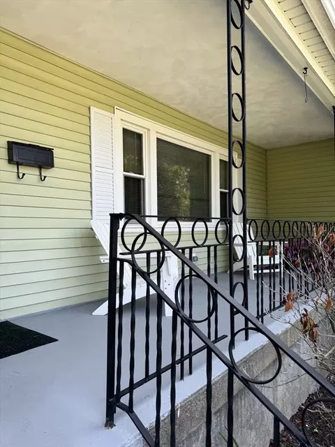 89 Westview, Worcester, MA 01602 photo 4