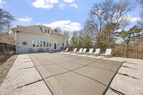 Exterior - 3 Wolf Rd, Bourne, MA 02532 photo 5 of 10