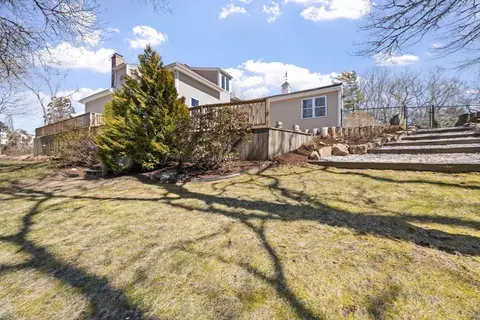 Exterior - 3 Wolf Rd, Bourne, MA 02532 photo 7 of 10