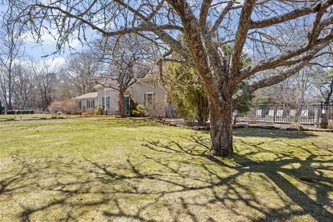 Exterior - 3 Wolf Rd, Bourne, MA 02532 photo 6 of 10