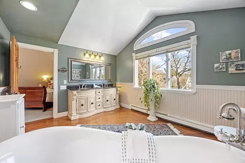 Bath - 3 Wolf Rd, Bourne, MA 02532 photo 3 of 5