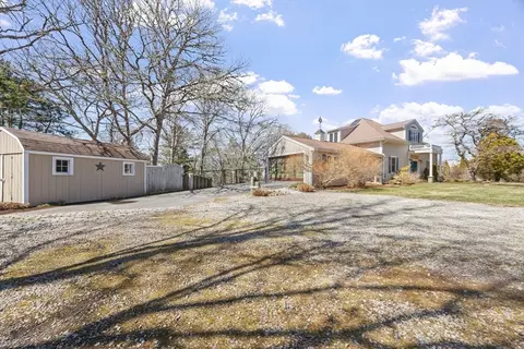 Exterior - 3 Wolf Rd, Bourne, MA 02532 photo 3 of 10