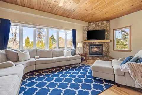 Living - 3 Wolf Rd, Bourne, MA 02532 photo 2 of 3