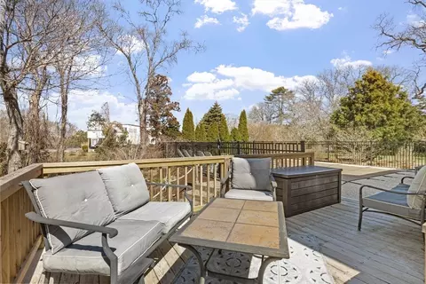 Exterior - 3 Wolf Rd, Bourne, MA 02532 photo 9 of 10