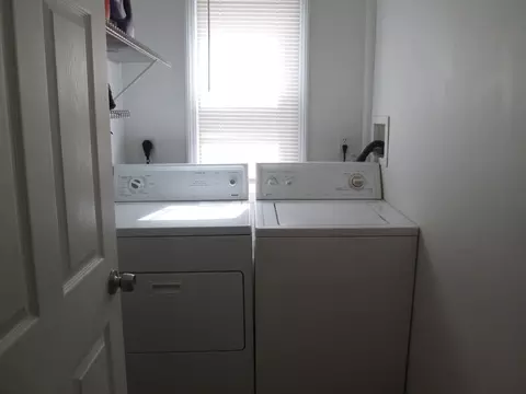 68-72 Mooreland St, Springfield, MA 01104 photo 7