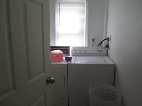 68-72 Mooreland St, Springfield, MA 01104 photo 17