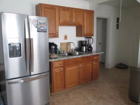 68-72 Mooreland St, Springfield, MA 01104 photo 15
