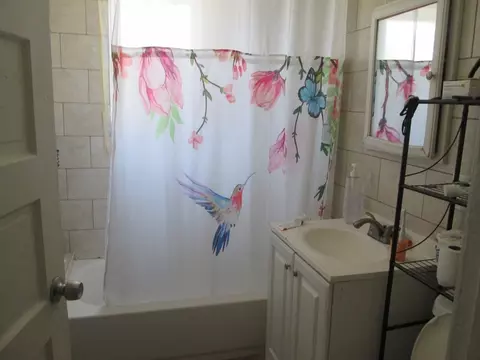 68-72 Mooreland St, Springfield, MA 01104 photo 32