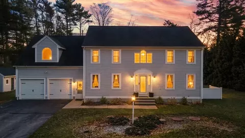 2 Winter Hill Rd, Mattapoisett, MA 02739