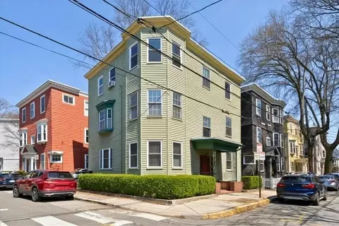 35 Eustis St, Cambridge, MA 02140