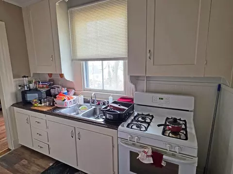 604 Rock St, Fall River, MA 02720 photo 8